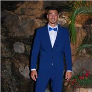 Laureato in scienze biologiche e laureando in ecobiologia, conoscenze in ambito scientifico, matematico e lingua inglese